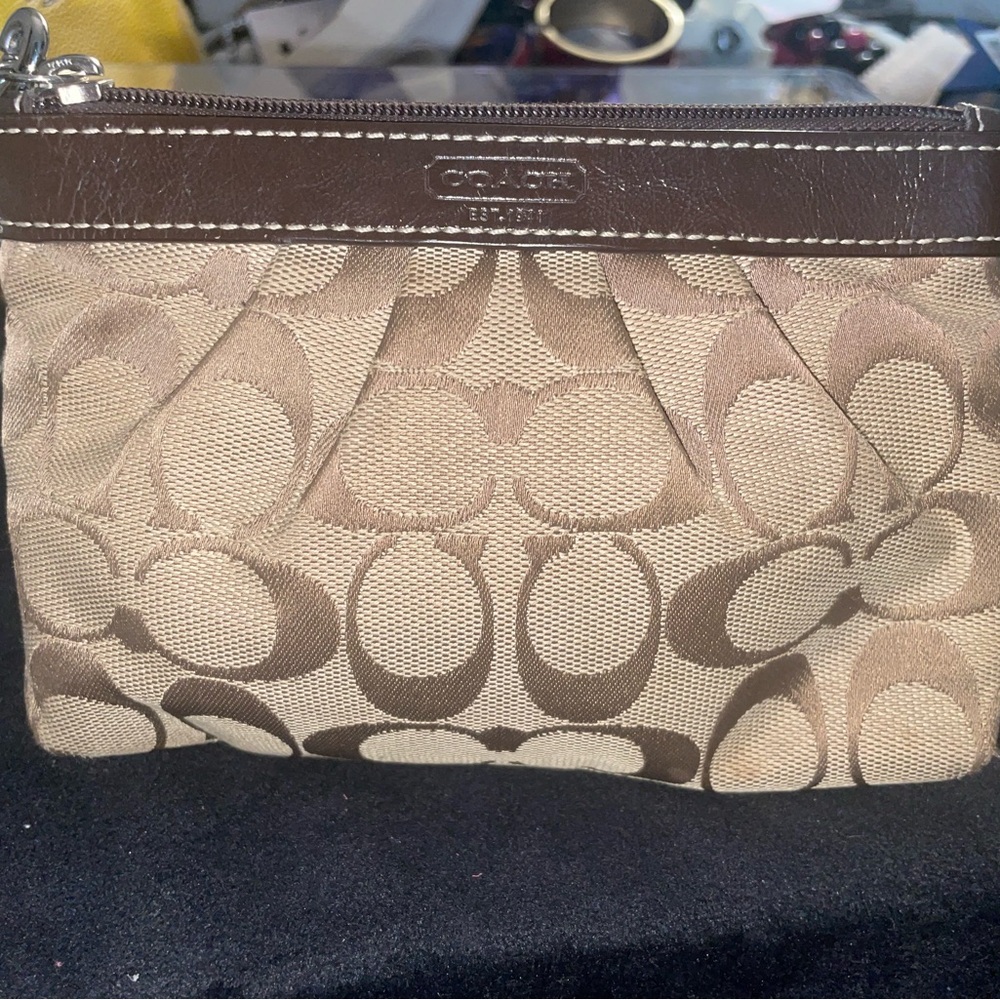 Vintage 1941 leather ware Coach Signature Brown Monogram wristlet
